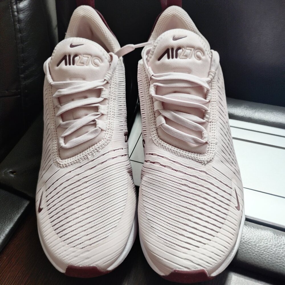 Nike Air Max 270 women's sz 8.5